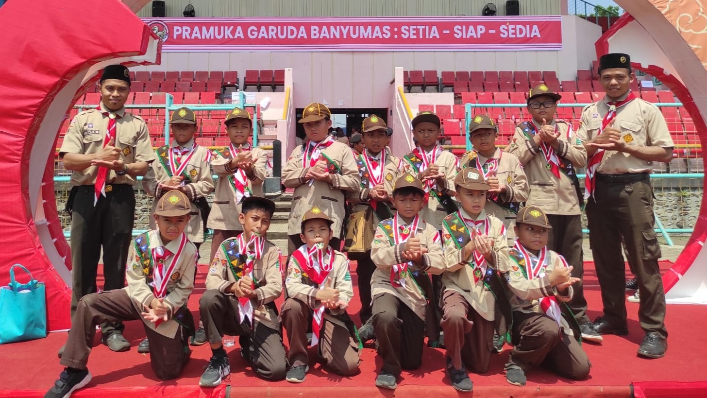 Hebat, 76 Siaga dan Penggalang Al Irsyad Purwokerto Ikut Pelantikan Pramuka Garuda